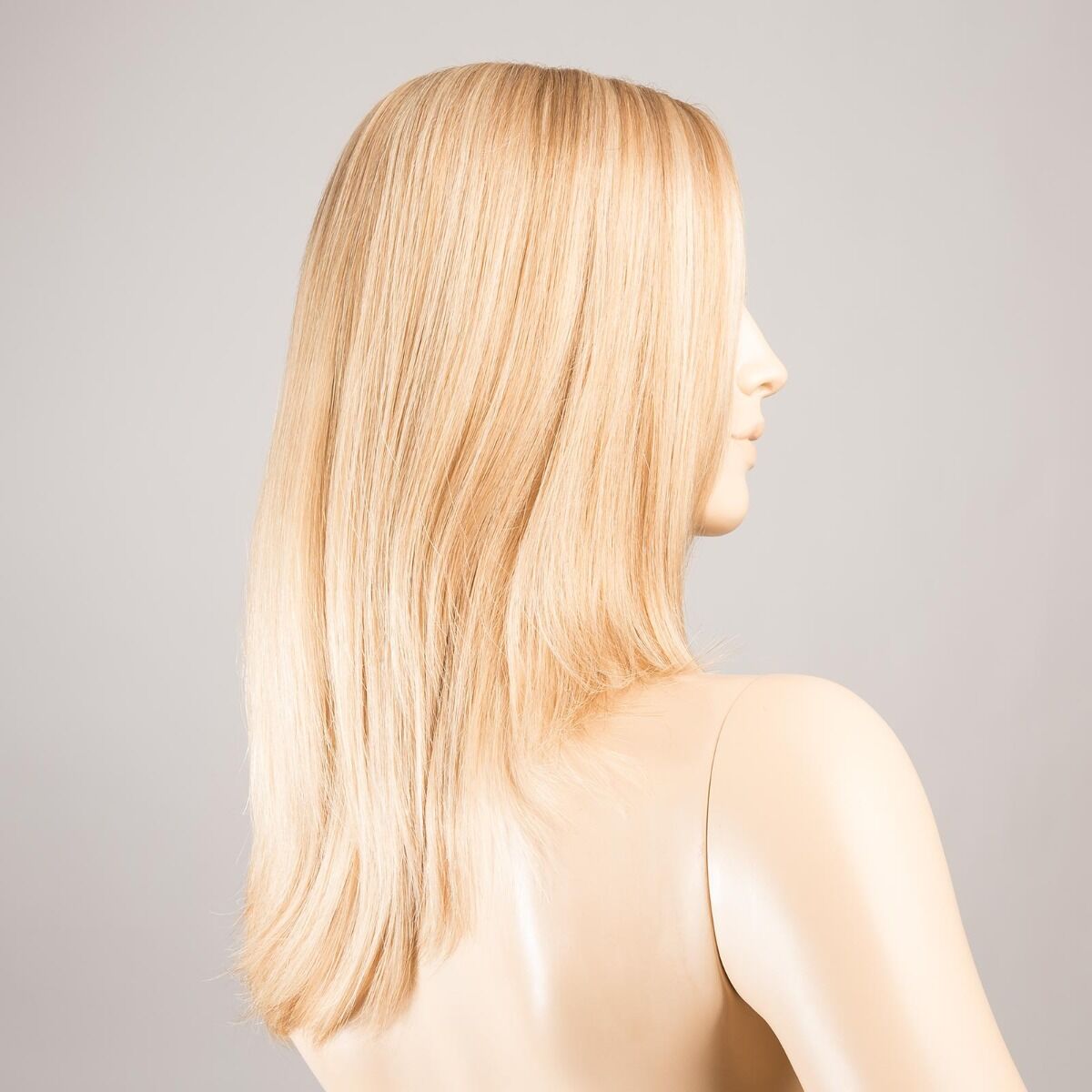Peruecke emotion in der Farbe sandyblonderootedbs