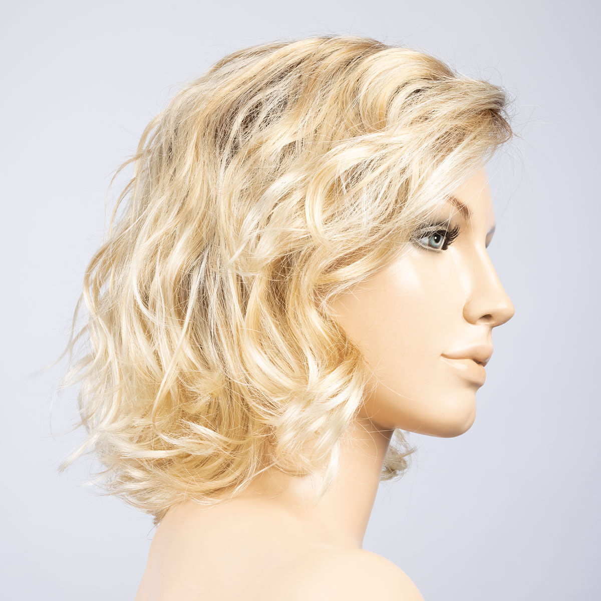 Peruecke onda in der Farbe creamblondeshadbs