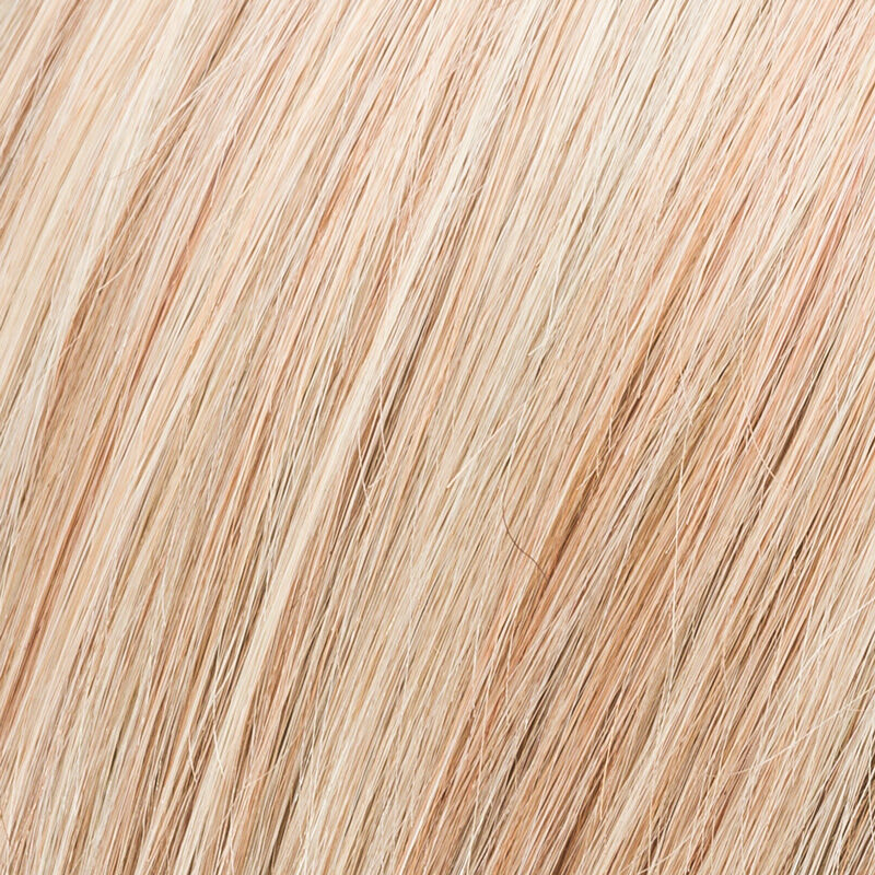 Peruecke nuance in der Farbe sandyblonderooted