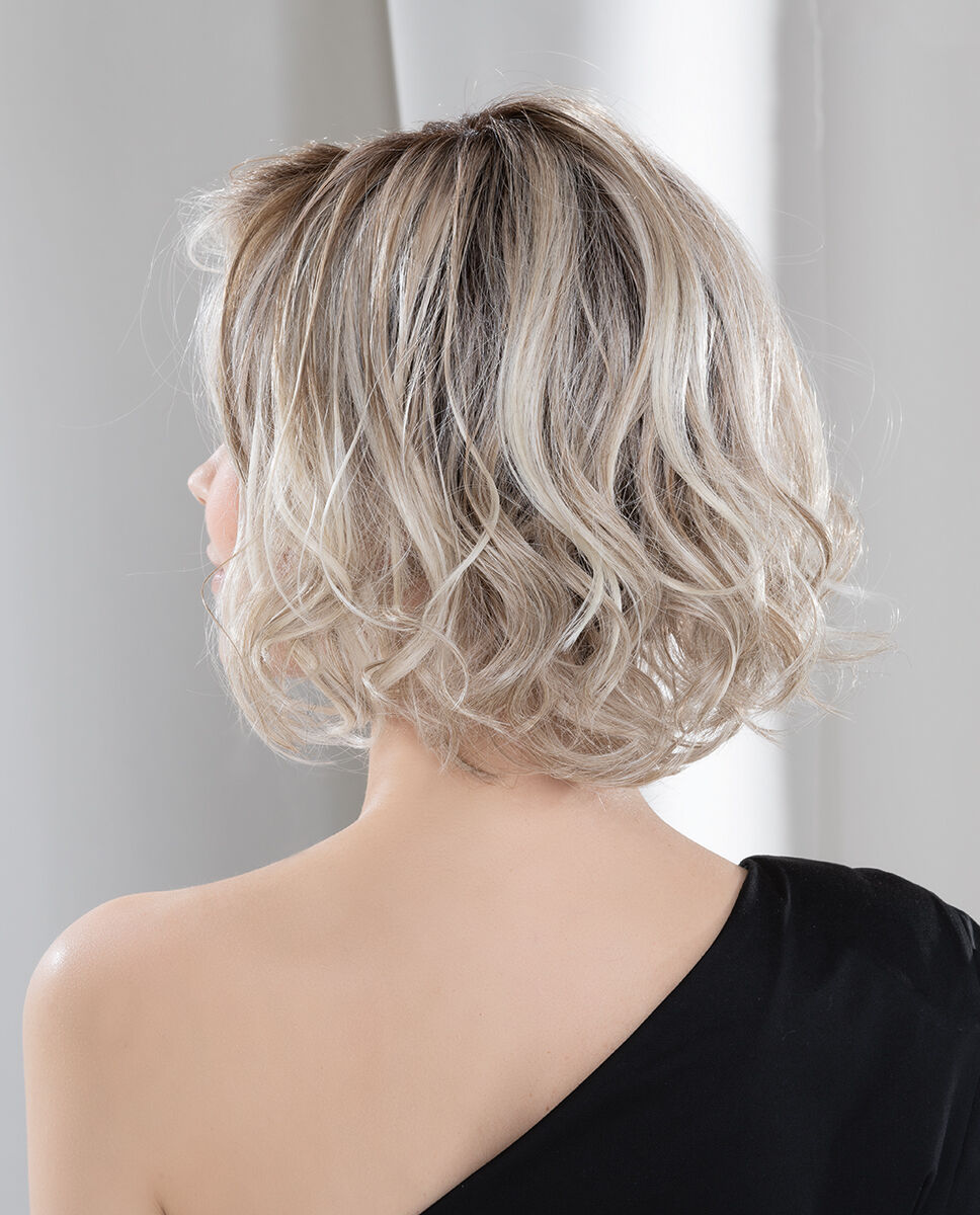 Perücke: Stella Mono Part silk grey mix (by ellen wille)