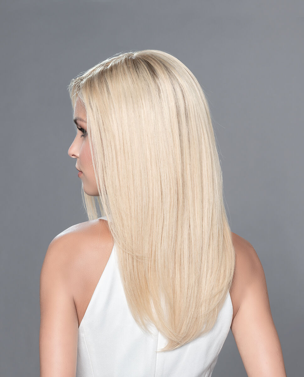 Perücke: Zora HH lightchampagne rooted (by ellen wille)