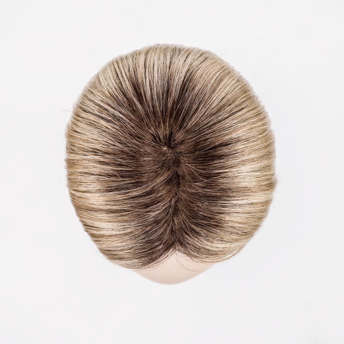 Peruecke young in der Farbe champagnerooted